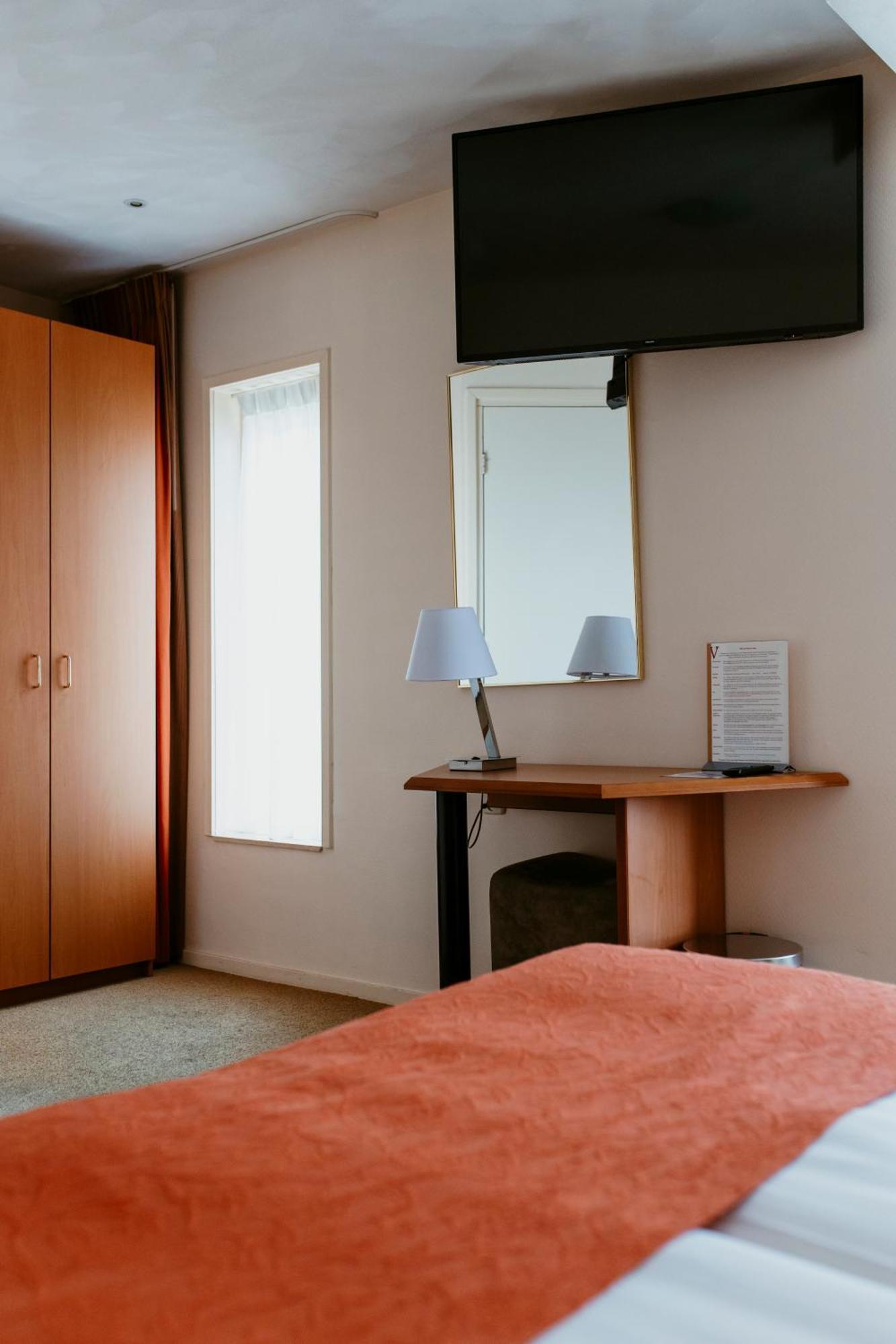 Victoria Hotel 3*